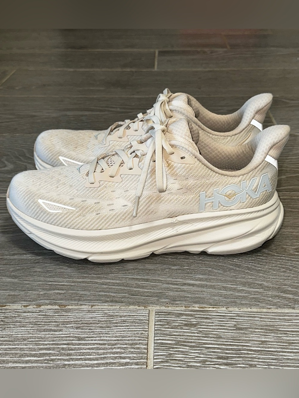 Hoka Clifton 9 Men's Size 10D Running Shoes Cream Athletic Comfort Sneakers - Picture 2 of 13